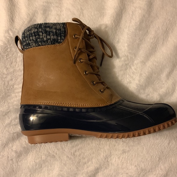 Size 12 Boots - Picture 2 of 4